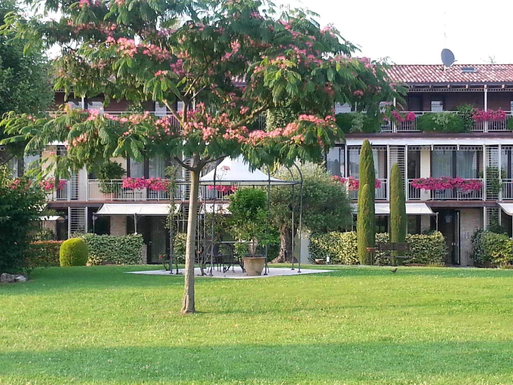 Ca Dell'Orto Rooms & Apartments Verona Bagian luar foto